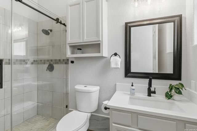 318 Berry Oaks Dr, Bulverde, TX 78163