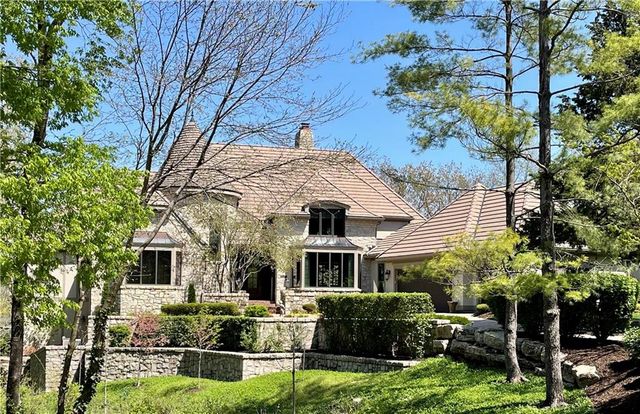 10504 S Highland Lane, Olathe, KS 66061