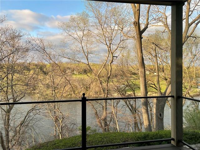 10504 S Highland Lane, Olathe, KS 66061