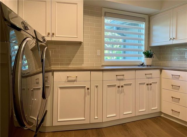 10504 S Highland Lane, Olathe, KS 66061