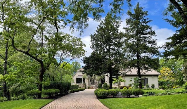 10504 S Highland Lane, Olathe, KS 66061