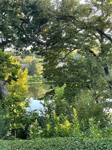 10504 S Highland Lane, Olathe, KS 66061