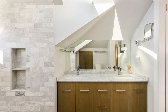 305 Webster St. 2, Newton, MA 02466