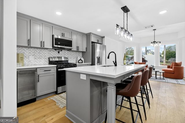 450 Birkdale Drive, Fayetteville, GA 30215