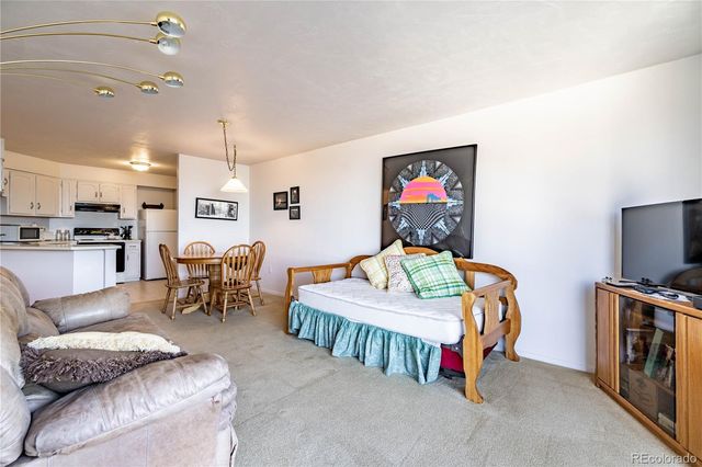 1625 Larimer Street 1608, Denver, CO 80202