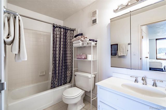 1625 Larimer Street 1608, Denver, CO 80202