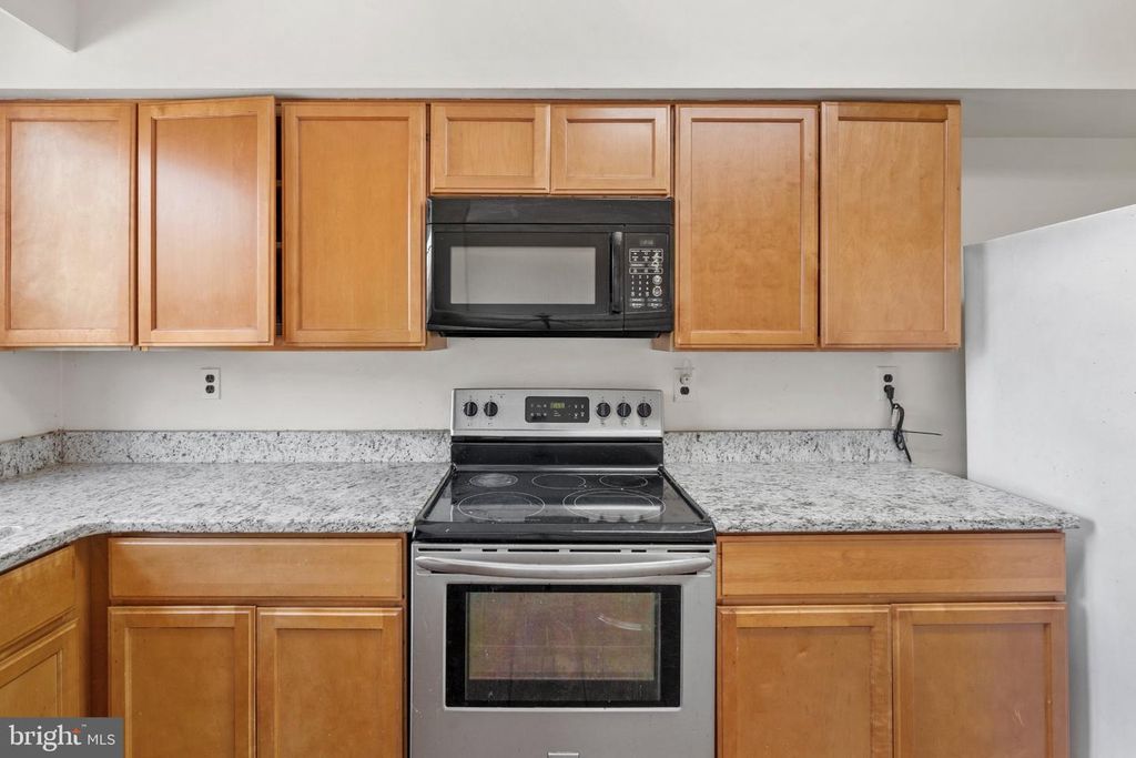 500 E LANCASTER AVE #101D, WAYNE, PA 19087 — exterior