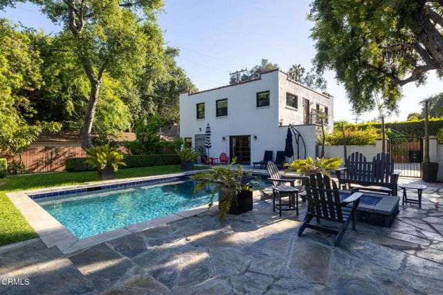 1052 New York Drive, Altadena, CA 91001