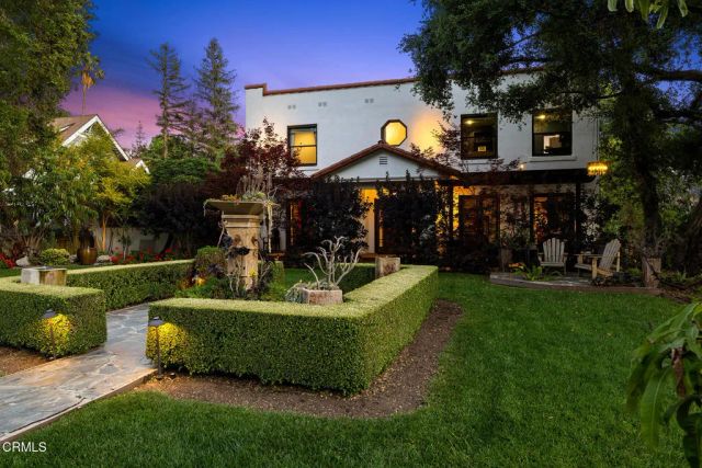 1052 New York Drive, Altadena, CA 91001