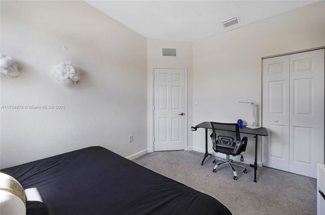 10568 W 32nd Ln, Hialeah, FL 33018