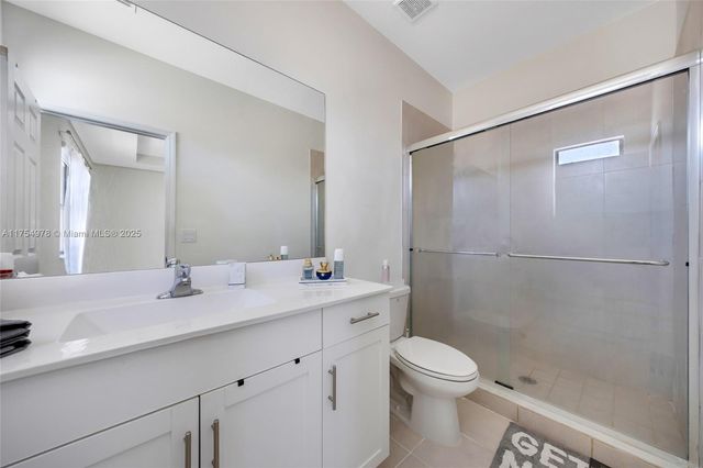 10568 W 32nd Ln, Hialeah, FL 33018