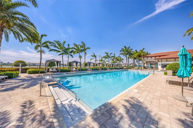 10568 W 32nd Ln, Hialeah, FL 33018