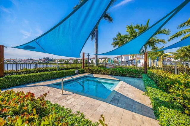 10568 W 32nd Ln, Hialeah, FL 33018