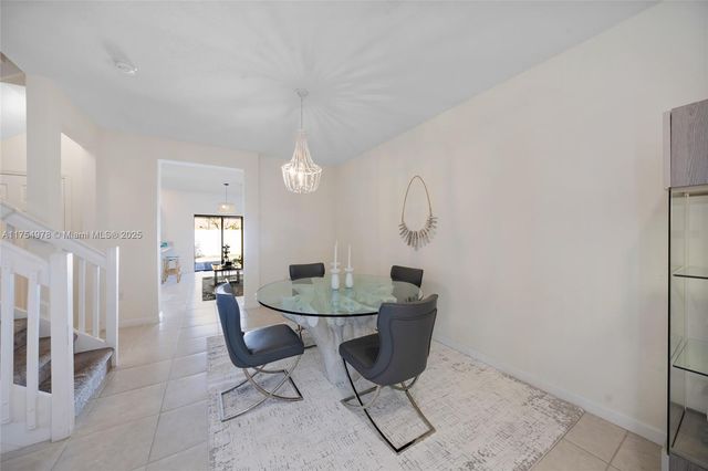 10568 W 32nd Ln, Hialeah, FL 33018