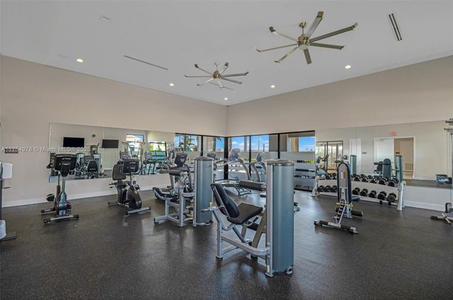 10568 W 32nd Ln, Hialeah, FL 33018