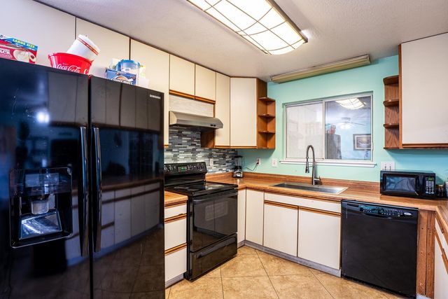 802 W Center St, Manteca, CA 95337