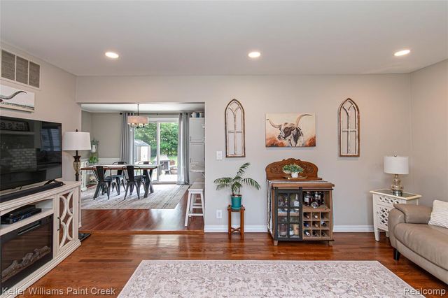 37050 Ilene Street, Clinton Township, MI 48036