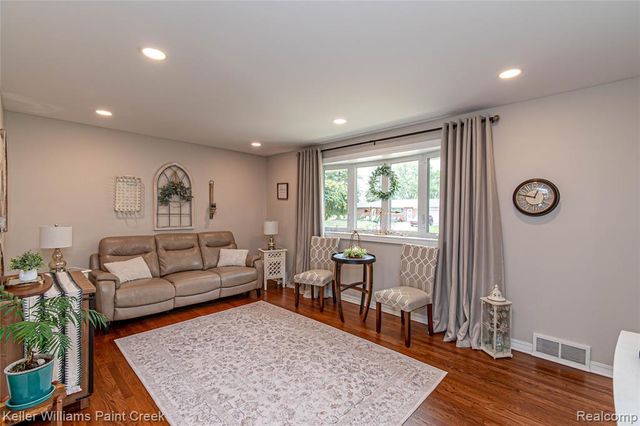 37050 Ilene Street, Clinton Township, MI 48036
