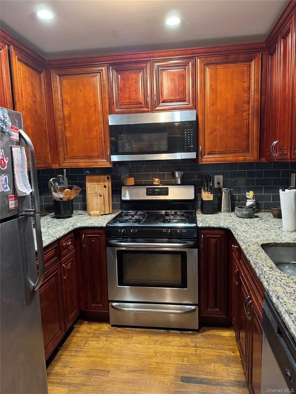 3705 Pratt Avenue 2C, Bronx, NY 10466 — photo 3