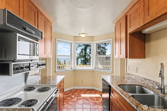 10917 80th Place NE, Kirkland, WA 98034