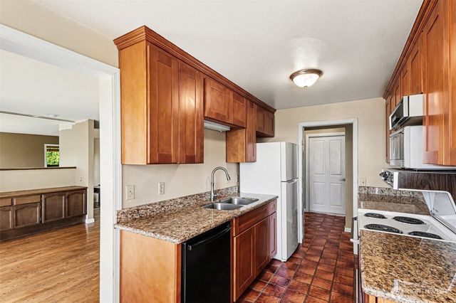 10917 80th Place NE, Kirkland, WA 98034