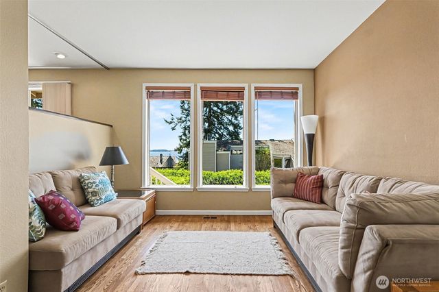10917 80th Place NE, Kirkland, WA 98034