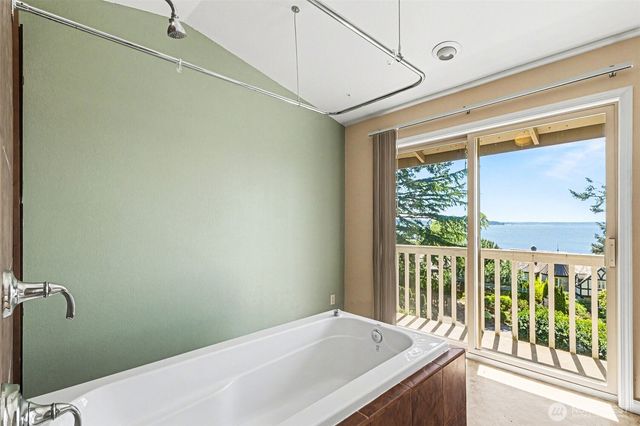 10917 80th Place NE, Kirkland, WA 98034