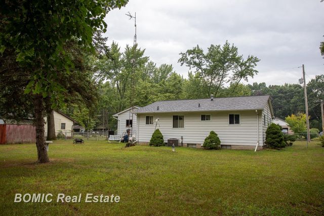 11220 Langdon Drive, Vienna Twp, MI 48420