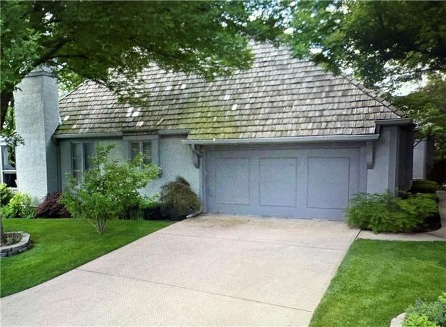 4441 W 124th Terrace, Leawood, KS 66209