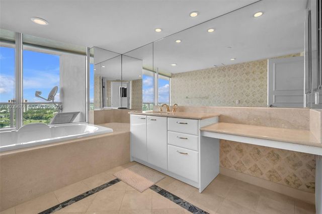 19955 NE 38th Ct 2204, Aventura, FL 33180