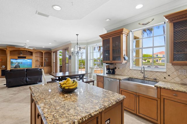 9041 Alexandra Circle, Wellington, FL 33414