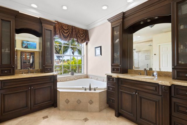 9041 Alexandra Circle, Wellington, FL 33414