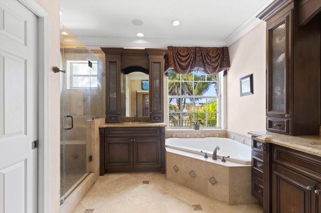 9041 Alexandra Circle, Wellington, FL 33414