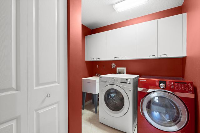 9041 Alexandra Circle, Wellington, FL 33414