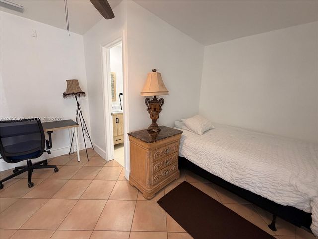 5931 SW 148th Place 1, Miami, FL 33193