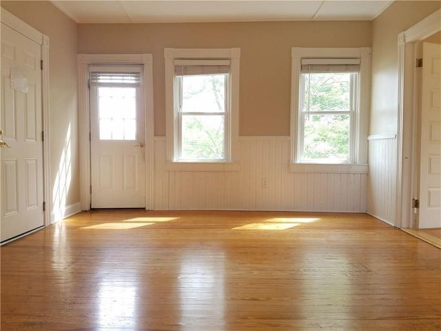 3 Bay View Avenue 5, Bristol, RI 02809