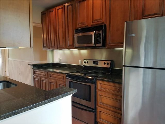 3 Bay View Avenue 5, Bristol, RI 02809
