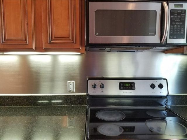 3 Bay View Avenue 5, Bristol, RI 02809