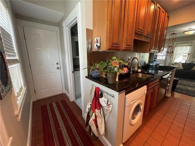 3 Bay View Avenue 5, Bristol, RI 02809