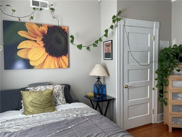 3 Bay View Avenue 5, Bristol, RI 02809