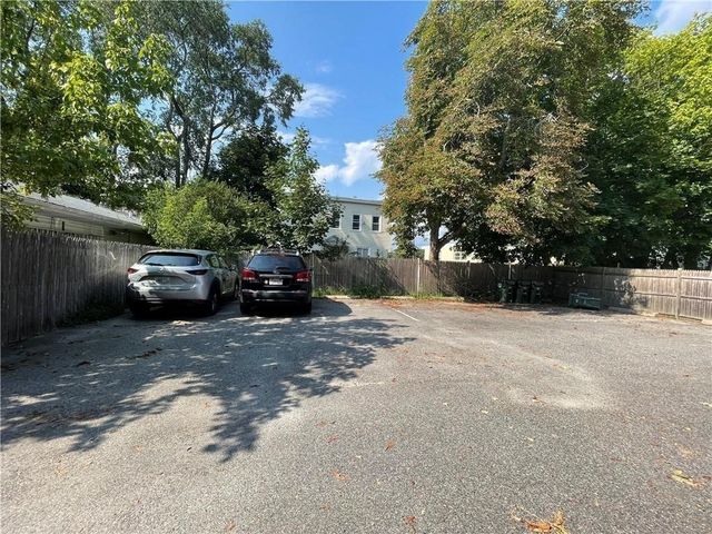 3 Bay View Avenue 5, Bristol, RI 02809