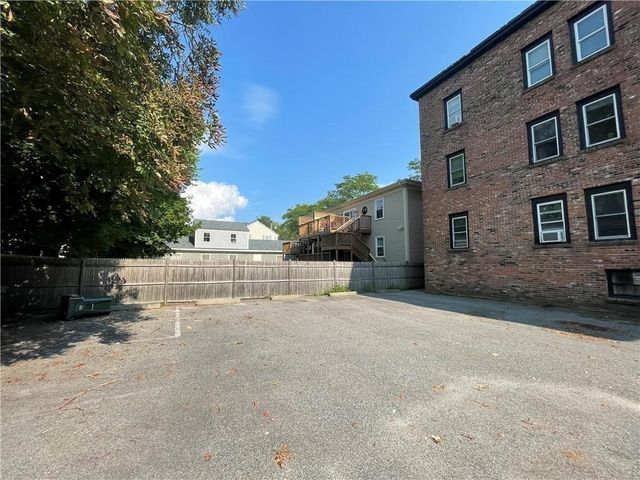 3 Bay View Avenue 5, Bristol, RI 02809