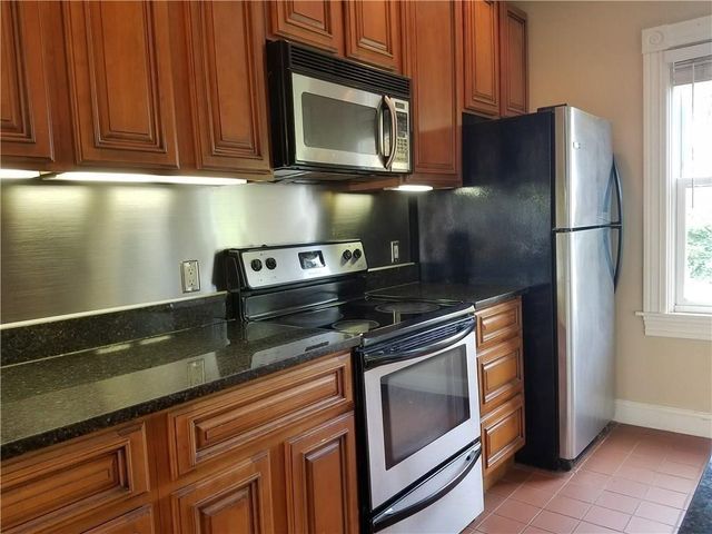 3 Bay View Avenue 5, Bristol, RI 02809