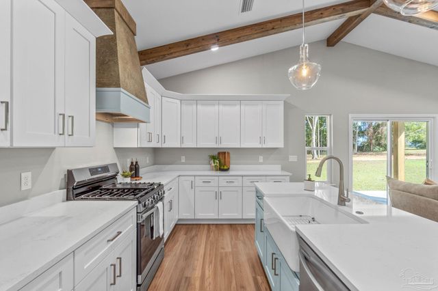 1426 Madelyn Woods Dr, Pensacola, FL 32506