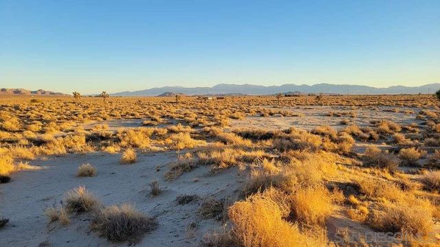 12369 E AVE E, Lancaster, CA 93536