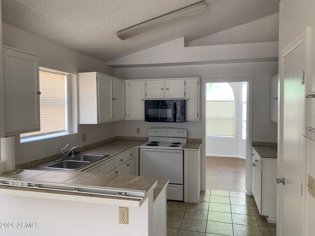 7930 W KRALL Street, Glendale, AZ 85303
