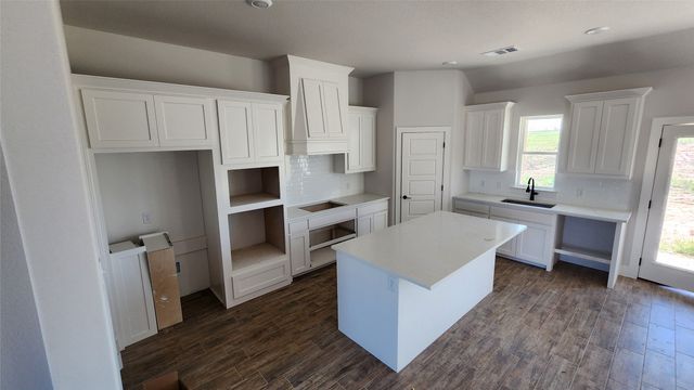 145 Legends Way, Bridgeport, TX 76246