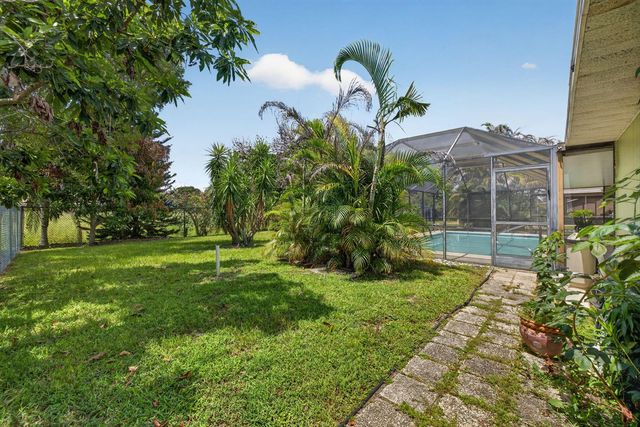 1556 SE Sinbad Avenue, Port St. Lucie, FL 34952