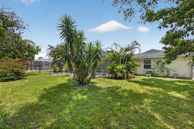 1556 SE Sinbad Avenue, Port St. Lucie, FL 34952