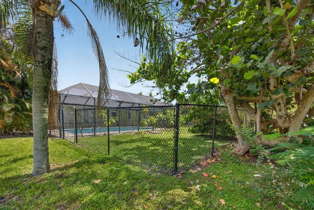 1556 SE Sinbad Avenue, Port St. Lucie, FL 34952